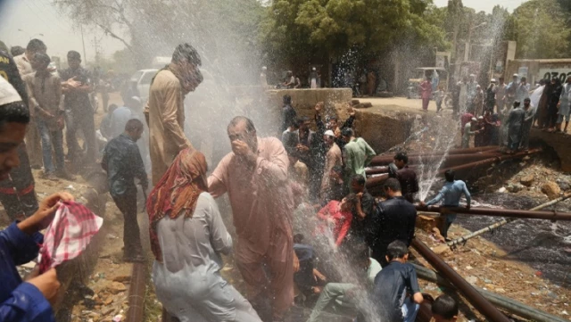 Pakistan cayır cayır yanıyor! Yalnızca son 6 günde 568 kişi hayatını kaybetti
