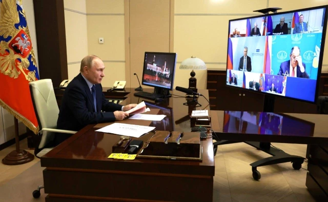 Putin: Orta ve kısa menzilli füzelerin üretimine başlamalıyız