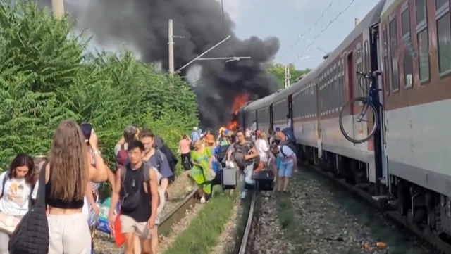 Slovakya’da otobüsle yolcu treni çarpıştı: 5 ölü