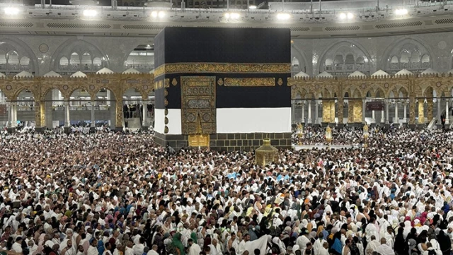 Suudi Arabistan’da hac ibadeti sırasında hayatını kaybedenlerin sayısı bin 301’e yükseldi