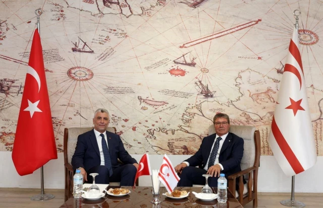 Ticaret Bakanı Ömer Bolat, KKTC Başbakanı Ünal Üstel ile görüştü