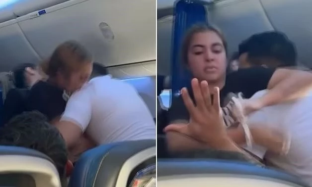 ABD’de uçakta siniri krizi geçiren kadın, yolculara tükürdü kendisini engellemeye çalışan uçuş görevlisini ısırdı