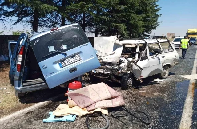 Afyonkarahisar’da trafik kazasında 2 kişi öldü, 1 kişi yaralandı