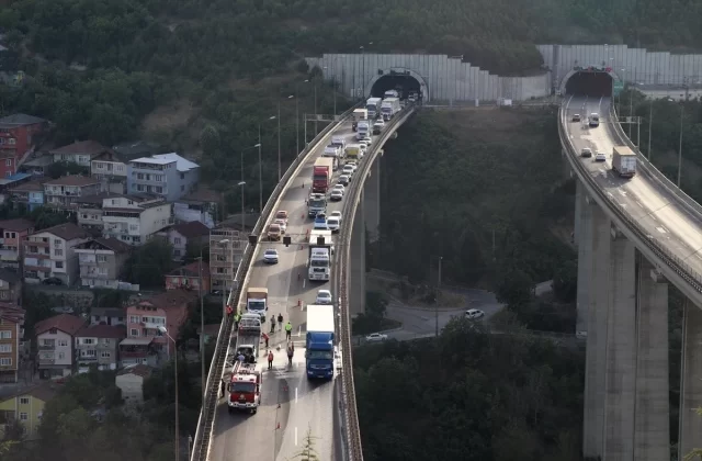 Anadolu Otoyolu’nda Otomobil Yangını Ulaşımı Aksattı