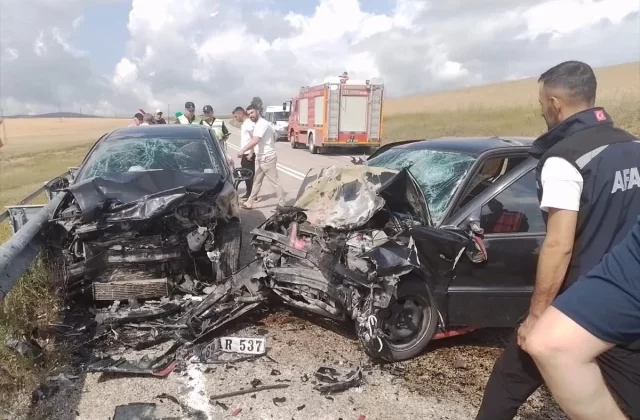 Bayburt’ta Otomobil Çarpışması: 5 Kişi Yaralandı
