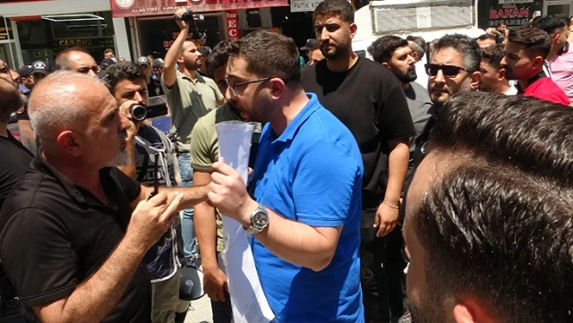 Depremin vurduğu Malatya’da esnaf şimdi de sokakta kaldı! Belediye başkanını istifaya çağırdılar