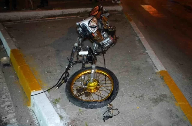 Edirne’de motosiklet ve otomobil çarpışması: Bir sürücü ağır yaralandı