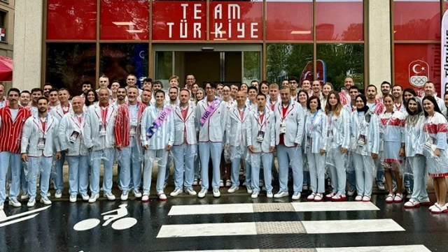 Herkes pijamaya benzetti! Vakko’nun olimpiyata giden sporcularımız için tasarladığı kıyafete tepkiler çığ gibi