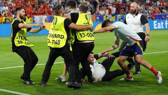 İspanya’nın Fransa’yı Yendiği Maçta Morata’ya Sert Müdahale: Final Endişesi
