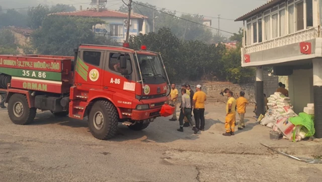 İzmir ve Manisa’da orman yangını! 1 mahalle tahliye edildi