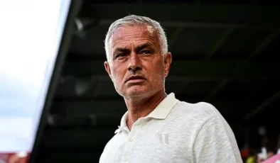 Jose Mourinho’dan zemin eleştirisi: Şampiyonlar Ligi seviyesinde kabul edilemez