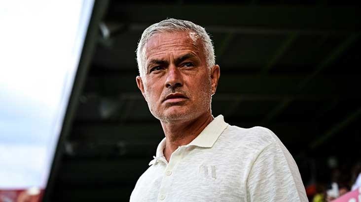 Jose Mourinho’dan zemin eleştirisi: Şampiyonlar Ligi seviyesinde kabul edilemez