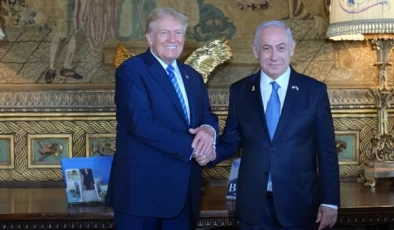 Netanyahu’yu evinde ağırlayan Trump: Başkan seçilmezsem 3. Dünya Savaşı çıkar
