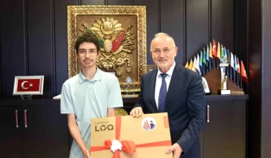 OMÜ Rektörü, LGS Türkiye birincisi öğrenciyi tebrik etti
