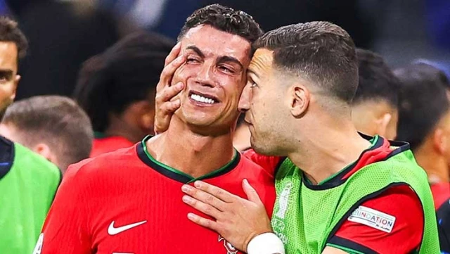 Onu hiç böyle görmediniz! Penaltı kaçıran Cristiano Ronaldo, hüngür hüngür ağladı
