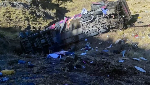 Peru’da yolcu otobüsü 200 metrelik uçuruma yuvarlandı: 29 ölü, 13 yaralı