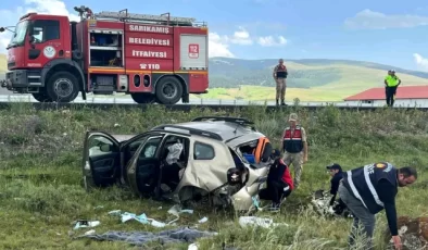 Sarıkamış’ta Otomobil Şarampole Uçtu: 3 Kişi Yaralandı