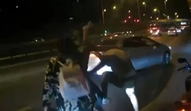 Şişli E-5 Karayolu’nda Otomobil Sürücüsü Motosikletliyi Darp Etti