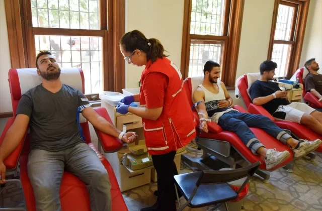 Turgutlu’da Kan Bağışı Etkinliği: Boyoz dağıtıldı
