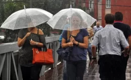 Yurt genelinde sıcaklıklar düşüyor, İstanbul’a sağanak geliyor