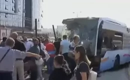 İstanbul’da metrobüs kazası! 1 kişi hayatını kaybetti, 38 yaralı var