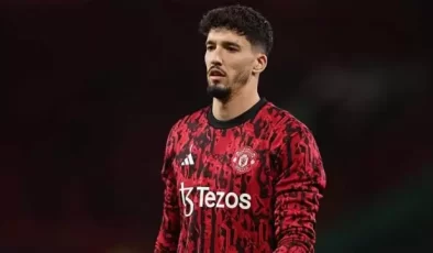 Altay Bayındır’ı yıkan haber! Manchester United’daki geleceği tehlikede