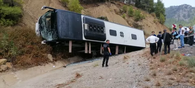 Burdur’da Yolcu Otobüsü Devrildi: 5 Yaralı