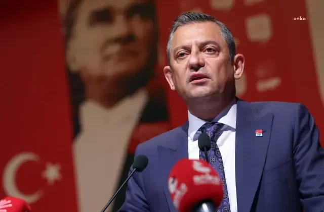 CHP Lideri Özgür Özel, Prof. Dr. Mehmet Haberal’ı Medawar Ödülü’nden dolayı tebrik etti