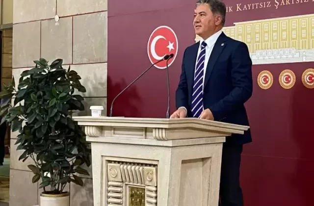 CHP’li Murat Emir: Okullardaki Temizlik Sorununa Dikkat Çekti