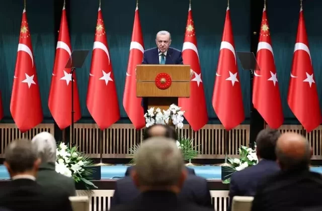 Cumhurbaşkanı Erdoğan: “Uluslararası toplum, İsrail’in tüm bölgeyi ateşe atan bu haydutluğuna daha fazla sessiz kalamaz”