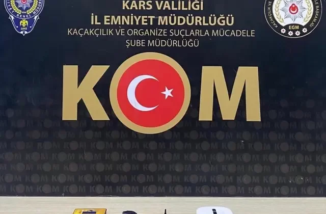 Ehliyet sınavında suç üstü yakalandı! Cımbızlı kopya yöntemi!