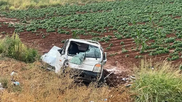 Gaziantep’te tarım işçilerini taşıyan kamyonet şarampole uçtu: 1 ölü, 22 yaralı