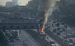 İstanbul’da metrobüs yangını! Yolcular can havliyle kendilerini dışarı attı