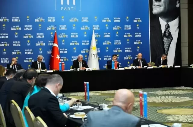 İYİ Parti Genel Başkanı Dervişoğlu, Başkanlık Divanı ile Toplantı Düzenledi