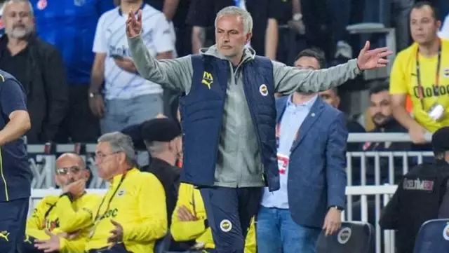 Jose Mourinho, galibiyete rağmen futbolcularına ateş püskürdü: Dalga geçemezsiniz