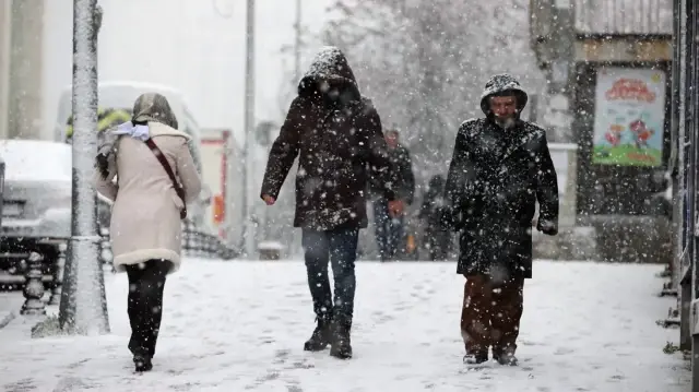 Kara kış şimdiden etkisini gösteriyor! İki şehrimizde eğitime ara