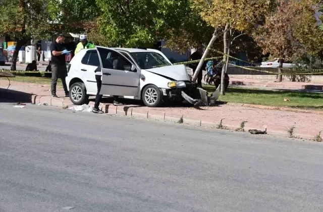 Konya’da Kalp Krizi Geçiren Sürücü Ağaçta Durabildi