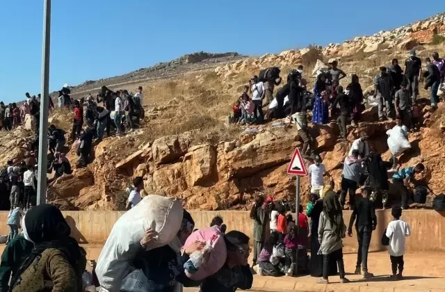 Lübnan’da Yerinden Edilenler İçin Barınaklar Kuruluyor