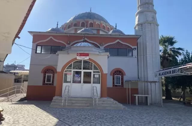 Namaz Sırasında İmaya Tabureyle Saldırı: Akıl Hastanesine Sevk Edildi