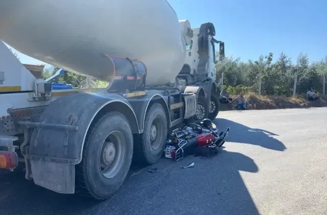 Salihli’de Motosiklet ile Beton Mikseri Çarpıştı: 1 Ölü