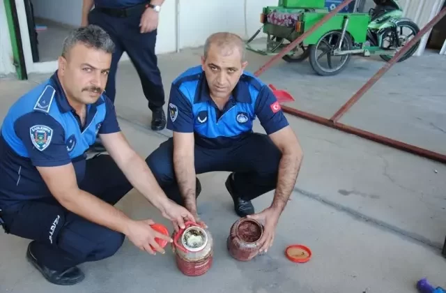 Şanlıurfa’da Zabıta Denetimleri: Tarihi Geçmiş Ürünler İmha Edildi