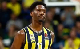 Sözde soykırım paylaşımı yapan Fenerbahçe’nin basketbolcusu Hayes-Davis, özür metni yayınladı