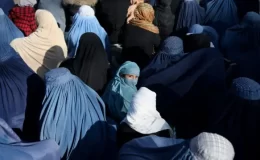 Taliban’ın hedefinde bu kez erkekler var: “Batılı” gibi görünmeleri yasaklandı