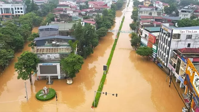 Vietnam’ı vuran Yagi Tayfunu’nda can kaybı 254