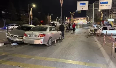 Afyonkarahisar’da Zincirleme Trafik Kazası: 2 Yaralı