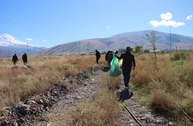 Ağrı Dağı’nda ‘Ormanlar için el ele veriyoruz’ Etkinliği Düzenlendi