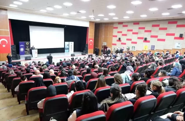 Ağrı’da ‘En İyi Narkotik Polisi; Anne’ Projesi Semineri Düzenlendi