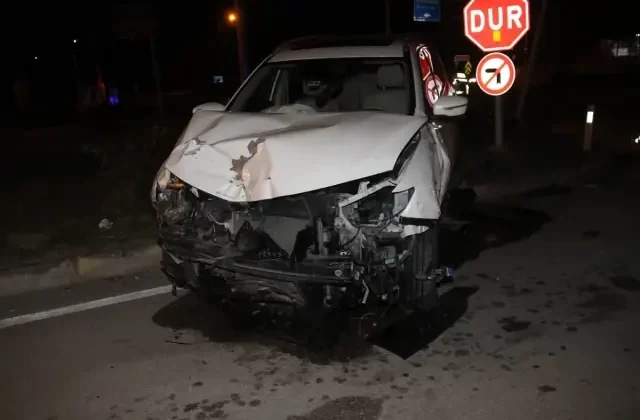 Amasya’da 3 Araçlı Trafik Kazası: 5 Yaralı