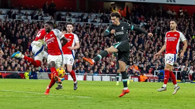 Arsenal ile Liverpool 2-2 berabere kaldı