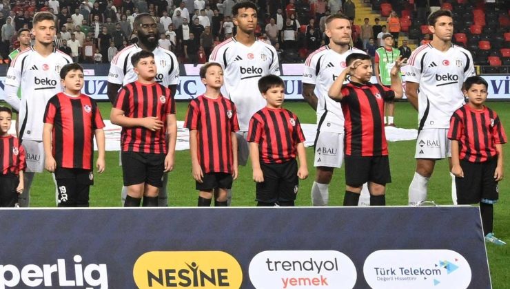 Beşiktaş’ın yıldız futbolcusu sahayı acı içinde terk etti